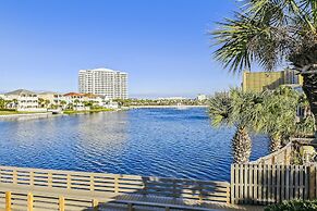 Southbay 55 is 2 Bedroom on the lake with short walk to beach by RedAw