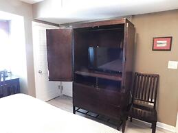 Yacht Club S #1-1104 4 Bedroom Condo by RedAwning