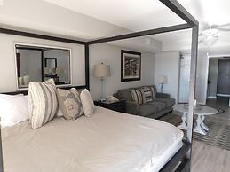 Yacht Club S #1-1104 4 Bedroom Condo by RedAwning