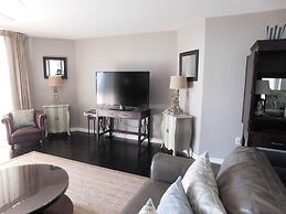 Yacht Club S #1-1104 4 Bedroom Condo by RedAwning