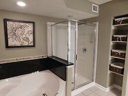 Yacht Club S #1-1104 4 Bedroom Condo by RedAwning