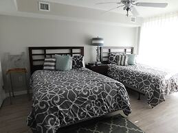 Yacht Club S #1-1104 4 Bedroom Condo by RedAwning