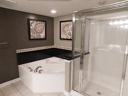 Yacht Club S #1-1104 4 Bedroom Condo by RedAwning