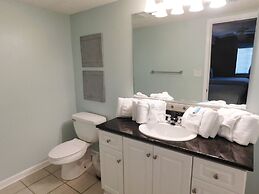 Yacht Club S #1-1104 4 Bedroom Condo by RedAwning