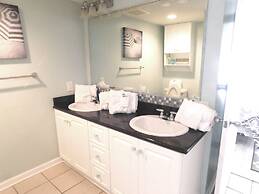 Yacht Club S #1-1104 4 Bedroom Condo by RedAwning