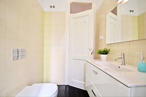 Akicity Praça de Espanha Selected