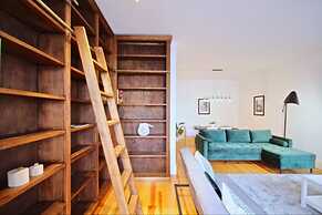 Akicity Praça de Espanha Selected