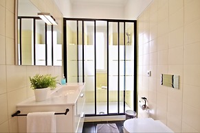 Akicity Praça de Espanha Selected