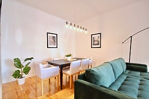 Akicity Praça de Espanha Selected