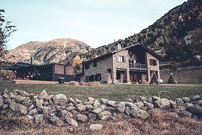 L'Ovella Negra Mountain Lodge