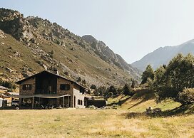 L'Ovella Negra Mountain Lodge