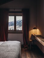 L'Ovella Negra Mountain Lodge