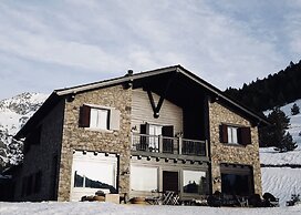 L'Ovella Negra Mountain Lodge