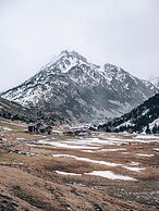 L'Ovella Negra Mountain Lodge