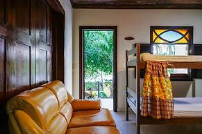 Macaco Surf Hostel