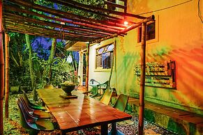 Macaco Surf Hostel