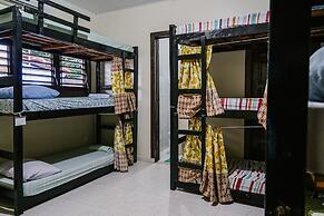 Macaco Surf Hostel