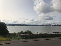 The Wee Glasshouse - Stunning Views of Dalgety Bay
