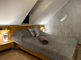 Airport16 B&B