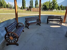 Glacier Acres Guest Ranch