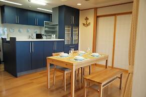 City 1500 SF 2BR condom 4F sea view