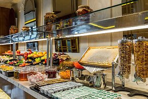 Beethoven Senfoni Hotel