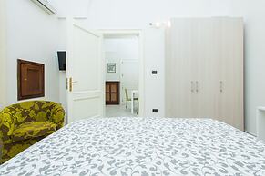 Il Garbino Suite and Apartment