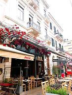 Acropolis Flat next to the New Acropolis Museum