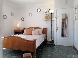 Acropolis View Charming Loft