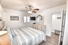 0206 Waters Edge Resort 1 Bedroom Condo by RedAwning