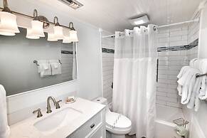 0206 Waters Edge Resort 1 Bedroom Condo by RedAwning