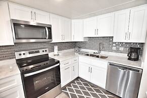 0206 Waters Edge Resort 1 Bedroom Condo by RedAwning