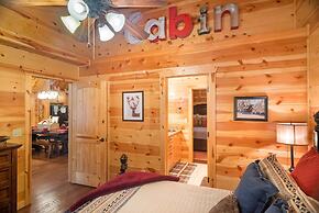 Copper Creek Open Cabin With Game Room and Hot Tub on the Deck by Reda
