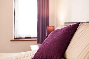 Watford stays - 4bed house