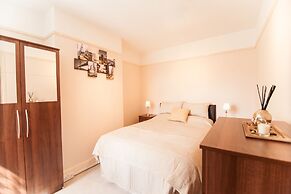 Watford stays - 4bed house