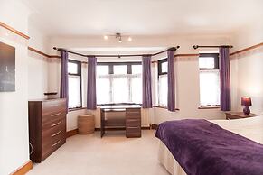 Watford stays - 4bed house