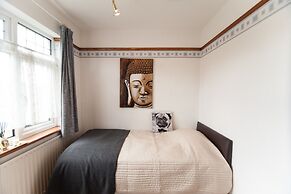 Watford stays - 4bed house