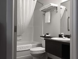 Villa Inn & Suites, SureStay Collection by Best Western