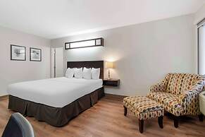 Villa Inn & Suites, SureStay Collection by Best Western