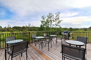 Villa Inn & Suites, SureStay Collection by Best Western