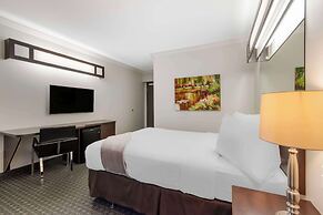 Villa Inn & Suites, SureStay Collection by Best Western