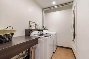 Villa Inn & Suites, SureStay Collection by Best Western