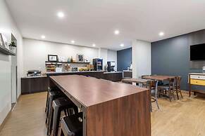 Villa Inn & Suites, SureStay Collection by Best Western