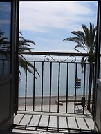 The Beach House - Studios & Suites