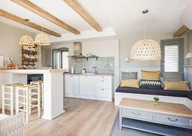 The Beach House - Studios & Suites