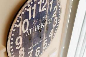 The Beach House - Studios & Suites