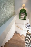 The Beach House - Studios & Suites