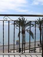 The Beach House - Studios & Suites