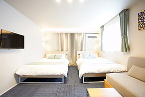 Koti Sopo Universal Bay 1 by Liaison