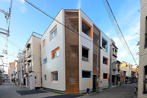 Koti Sopo Universal Bay 1 by Liaison